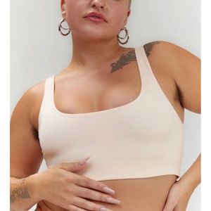 🌱NWT Girlfriend Collective Scoop Bralette